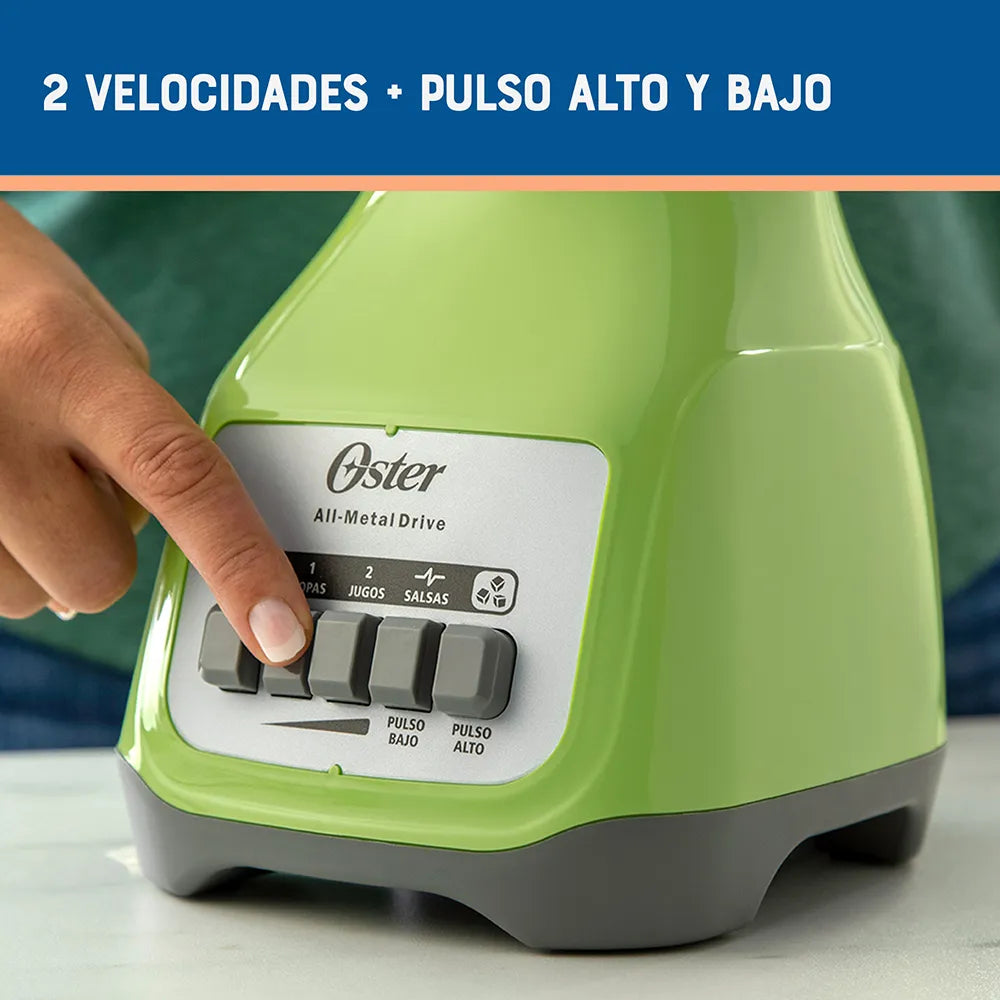 Licuadora Oster® 2 velocidades más pulso y vaso de vidrio BLSTKAGBPB