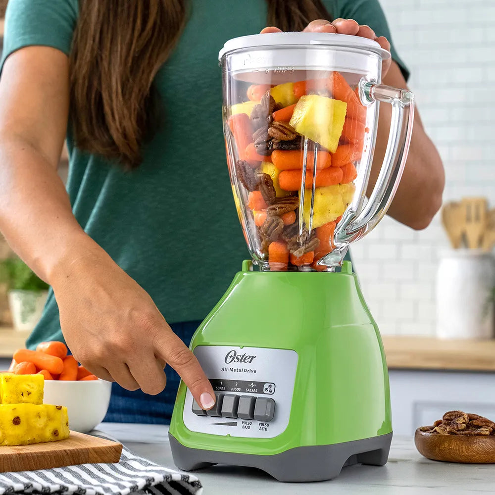 Licuadora Oster® 2 velocidades más pulso y vaso de vidrio BLSTKAGBPB